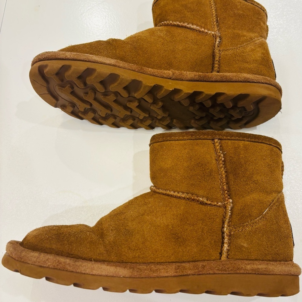 BearPaw Tan Suede Boots Girls size 6 - Picture 6 of 10